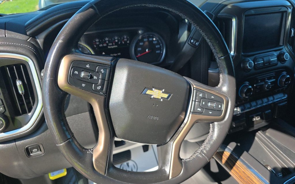 Used 2019 Chevrolet Silverado 1500 High Country w/ Safety Package II AWD/4WD image 9