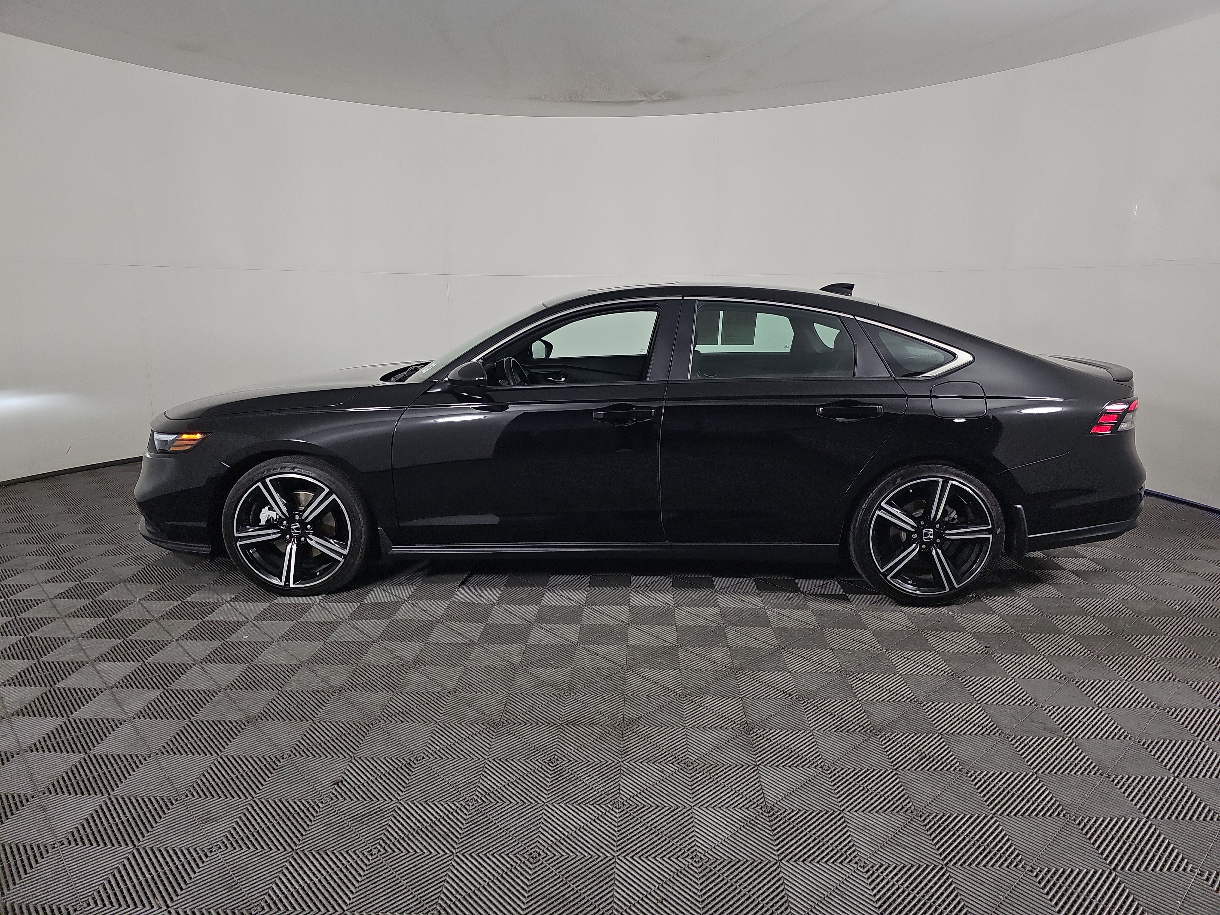 Certified 2024 Honda Accord Sport image 7