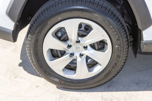 Used 2022 Toyota RAV4 LE AWD/4WD image 37