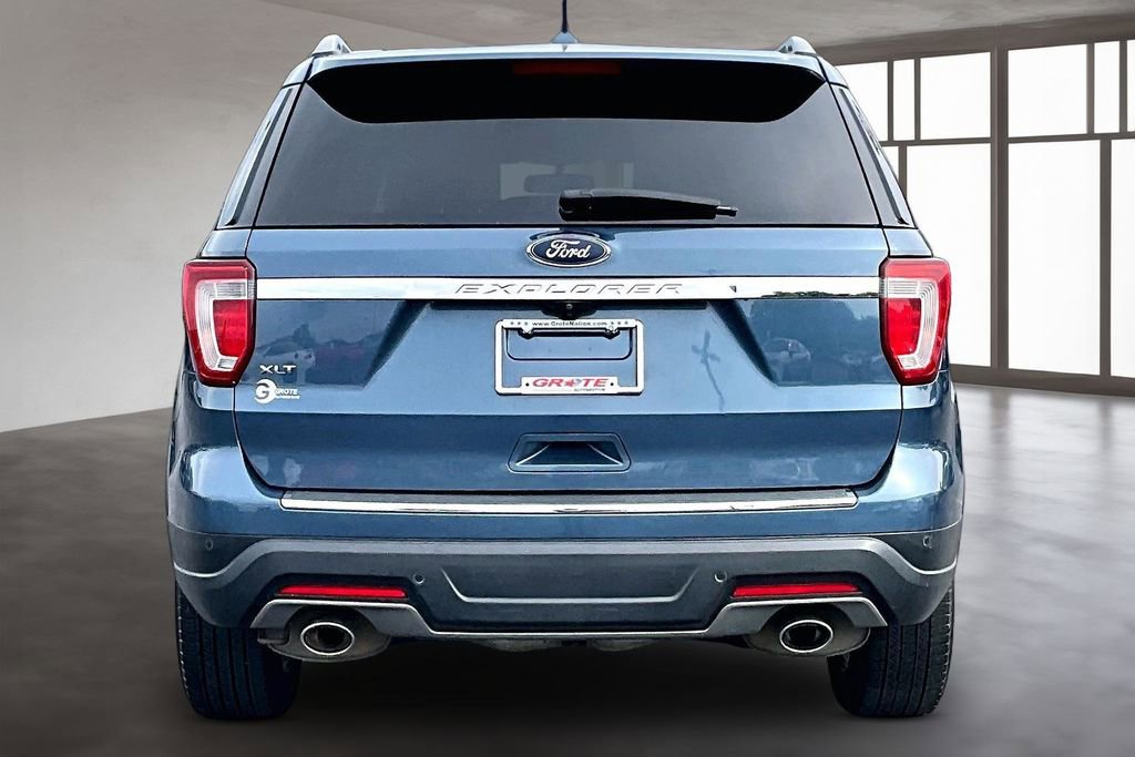 Used 2018 Ford Explorer XLT w/ Equipment Group 202A FWD image 5