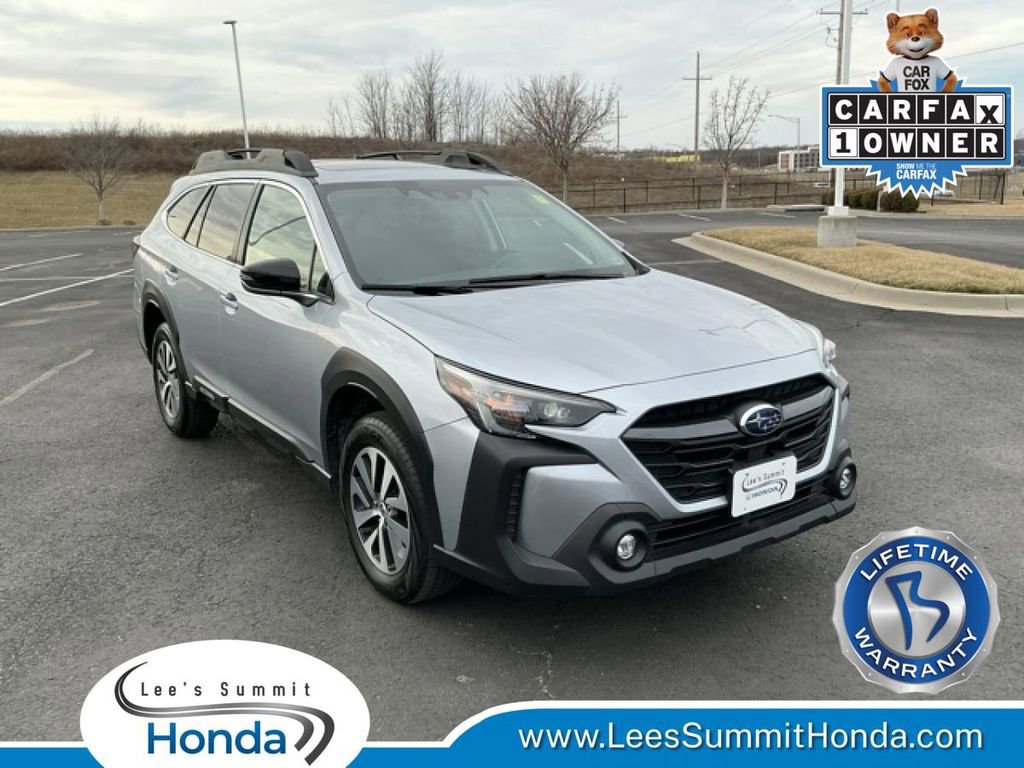 Used 2025 Subaru Outback Premium AWD/4WD image 1