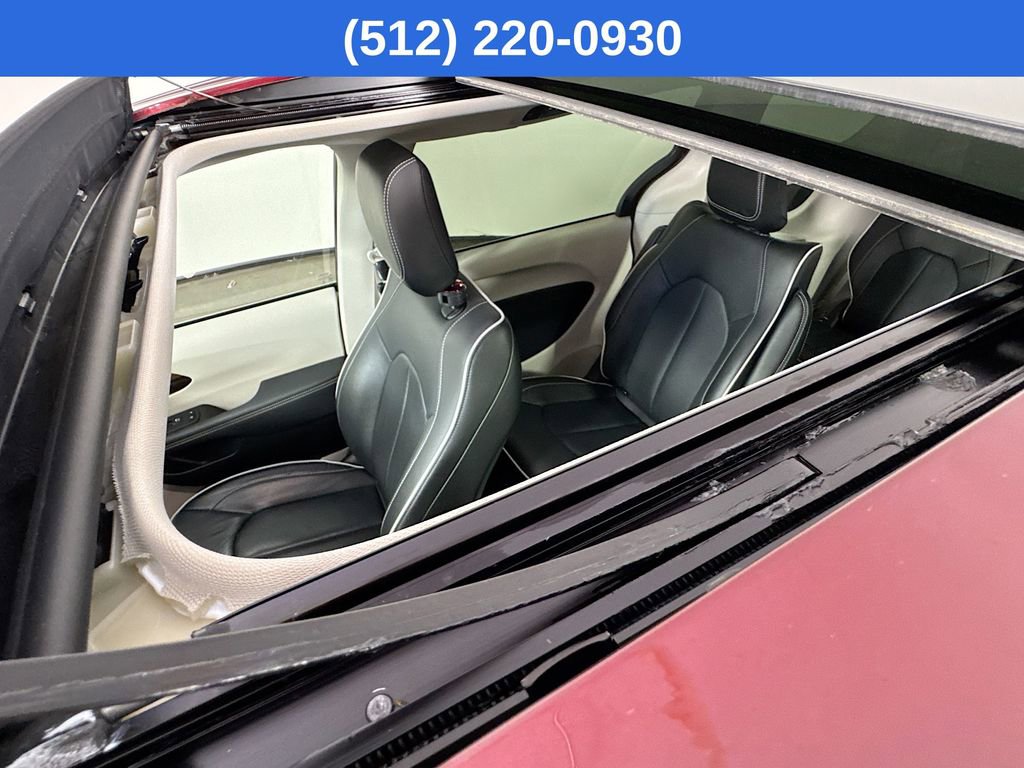 Used 2023 Chrysler Pacifica Limited image 27