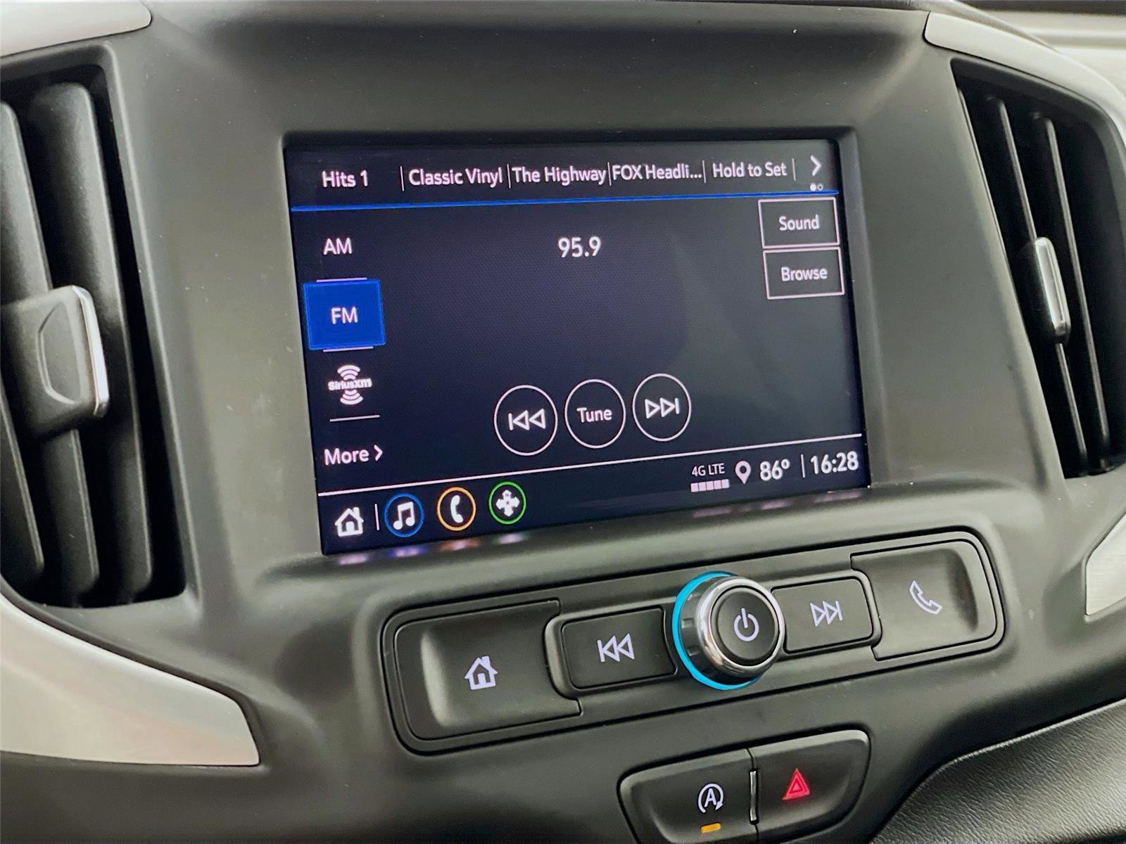 Used 2023 GMC Terrain SLE w/ Driver Convenience Package image 18