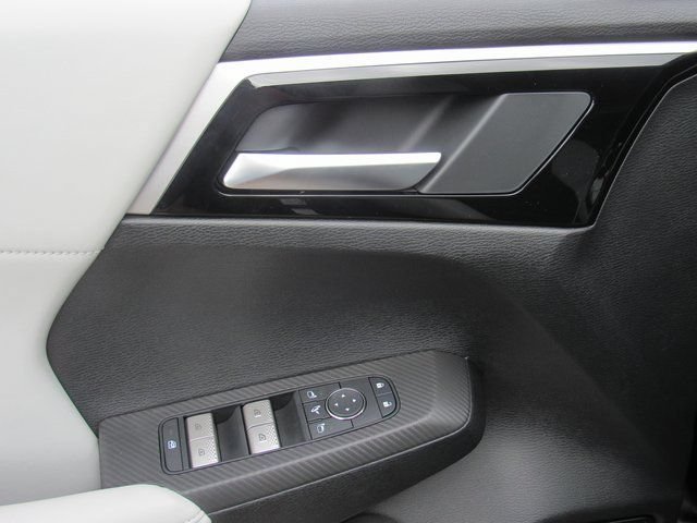 New 2025 Mitsubishi Outlander SE FWD image 12