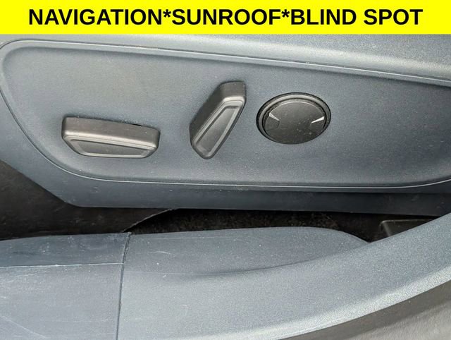 Used 2024 Ford Maverick Lariat FWD image 14