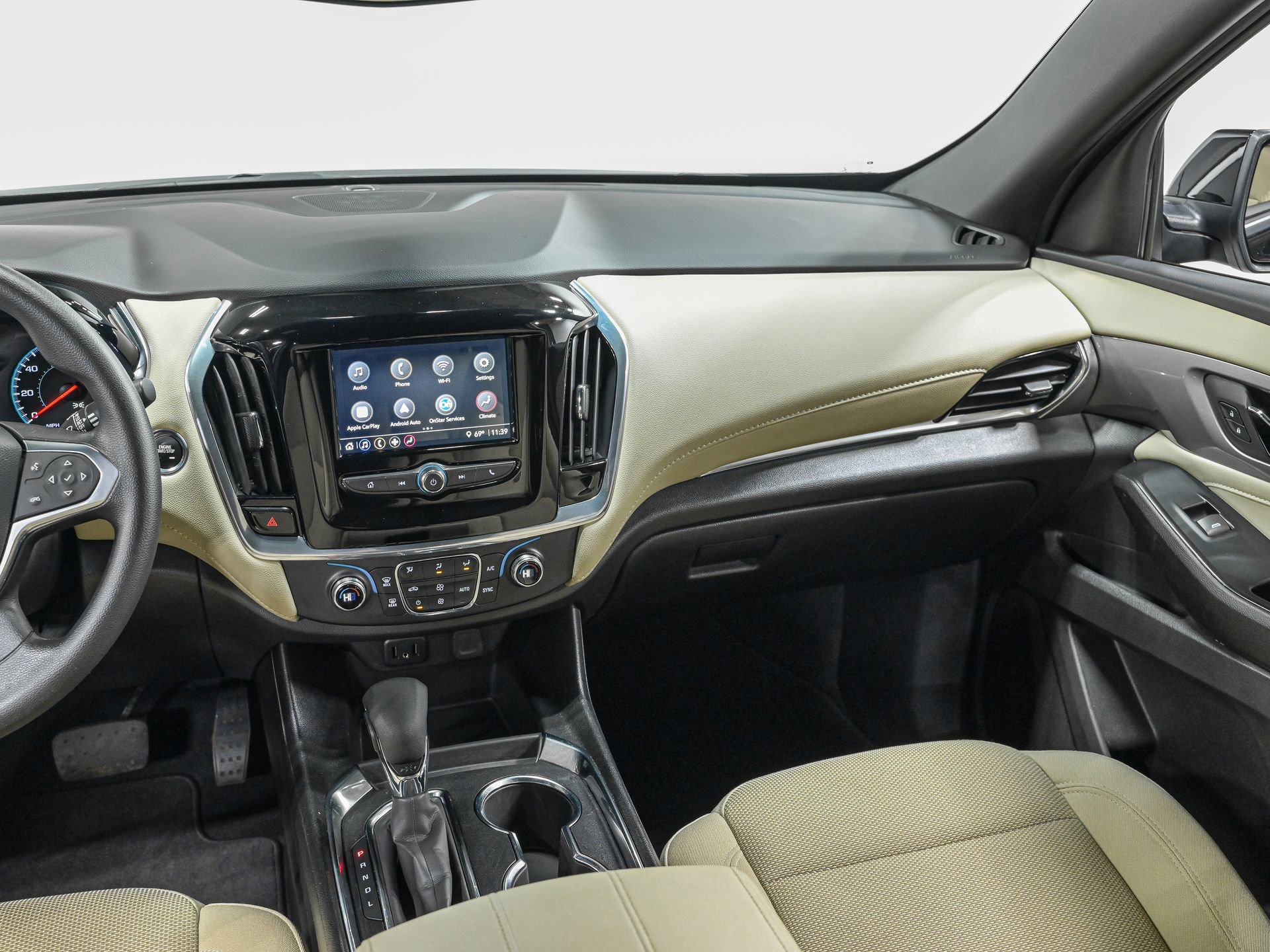 Used 2023 Chevrolet Traverse LS image 29