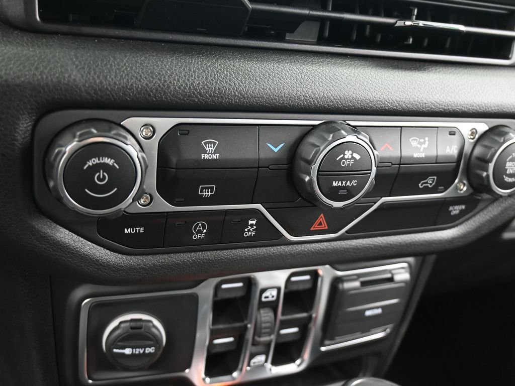 Used 2025 Jeep Wrangler Sport S image 25