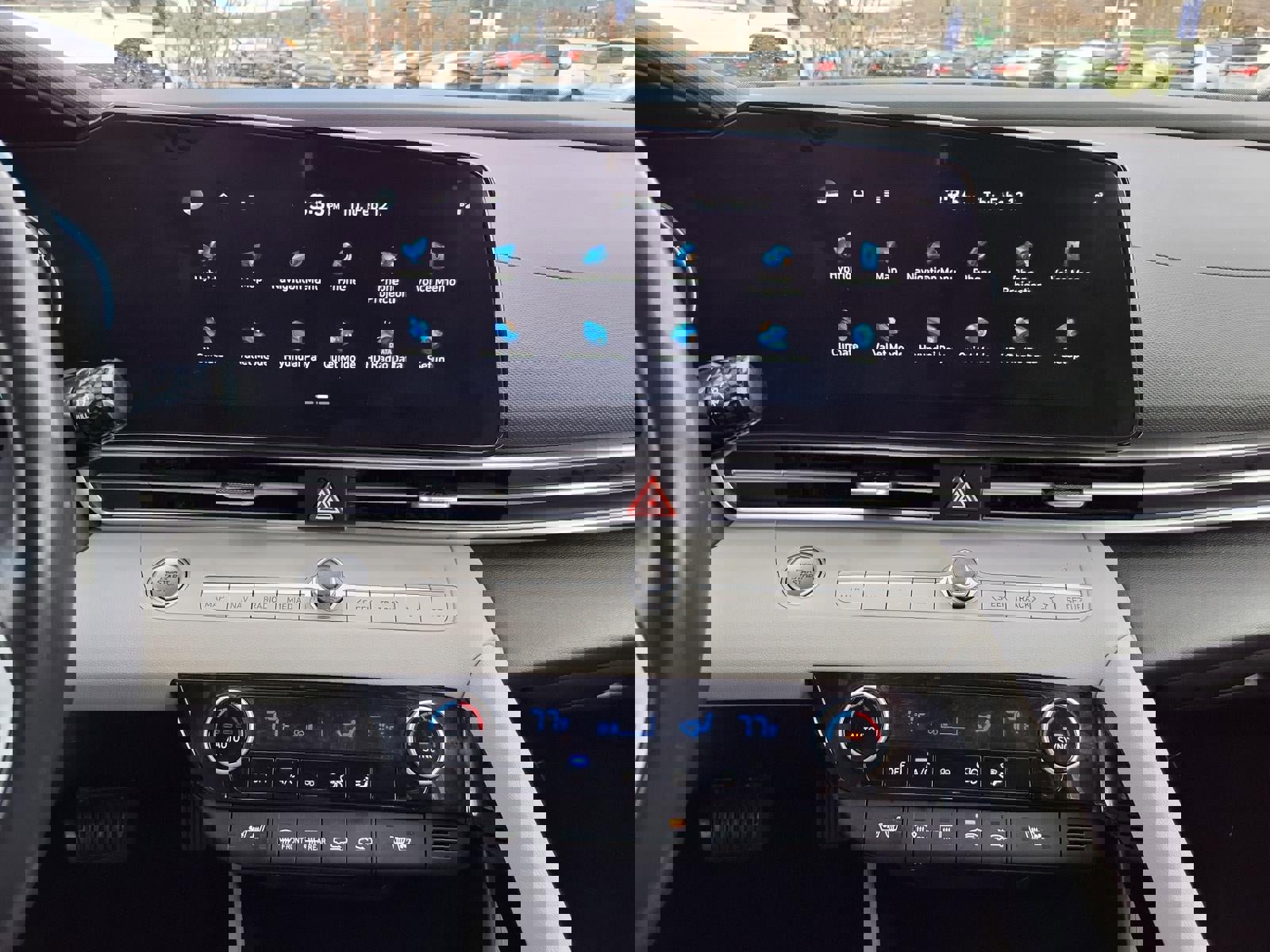 Used 2024 Hyundai Elantra Limited image 15