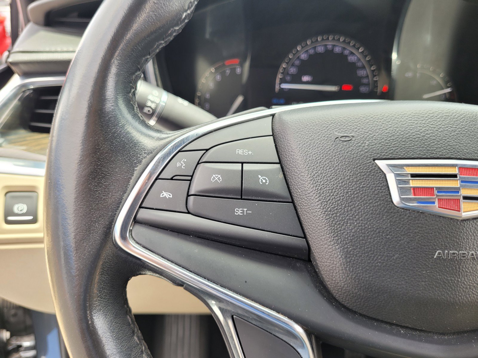 Used 2019 Cadillac XT5 FWD image 21