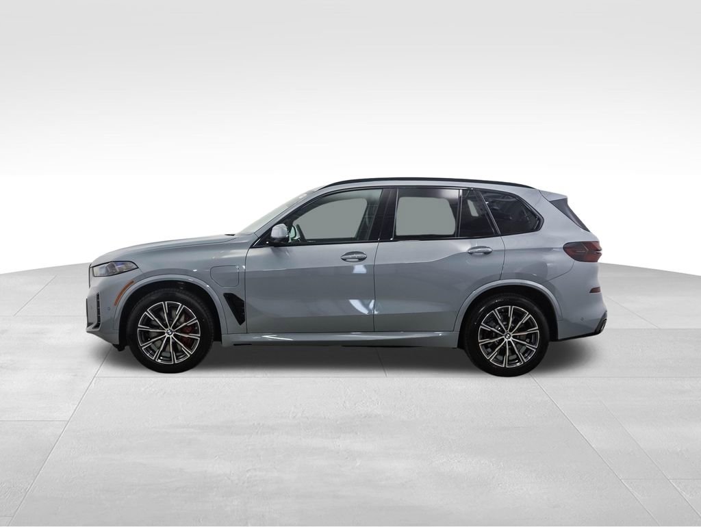 New 2026 BMW X5 xDrive50e w/ Executive Package image 2