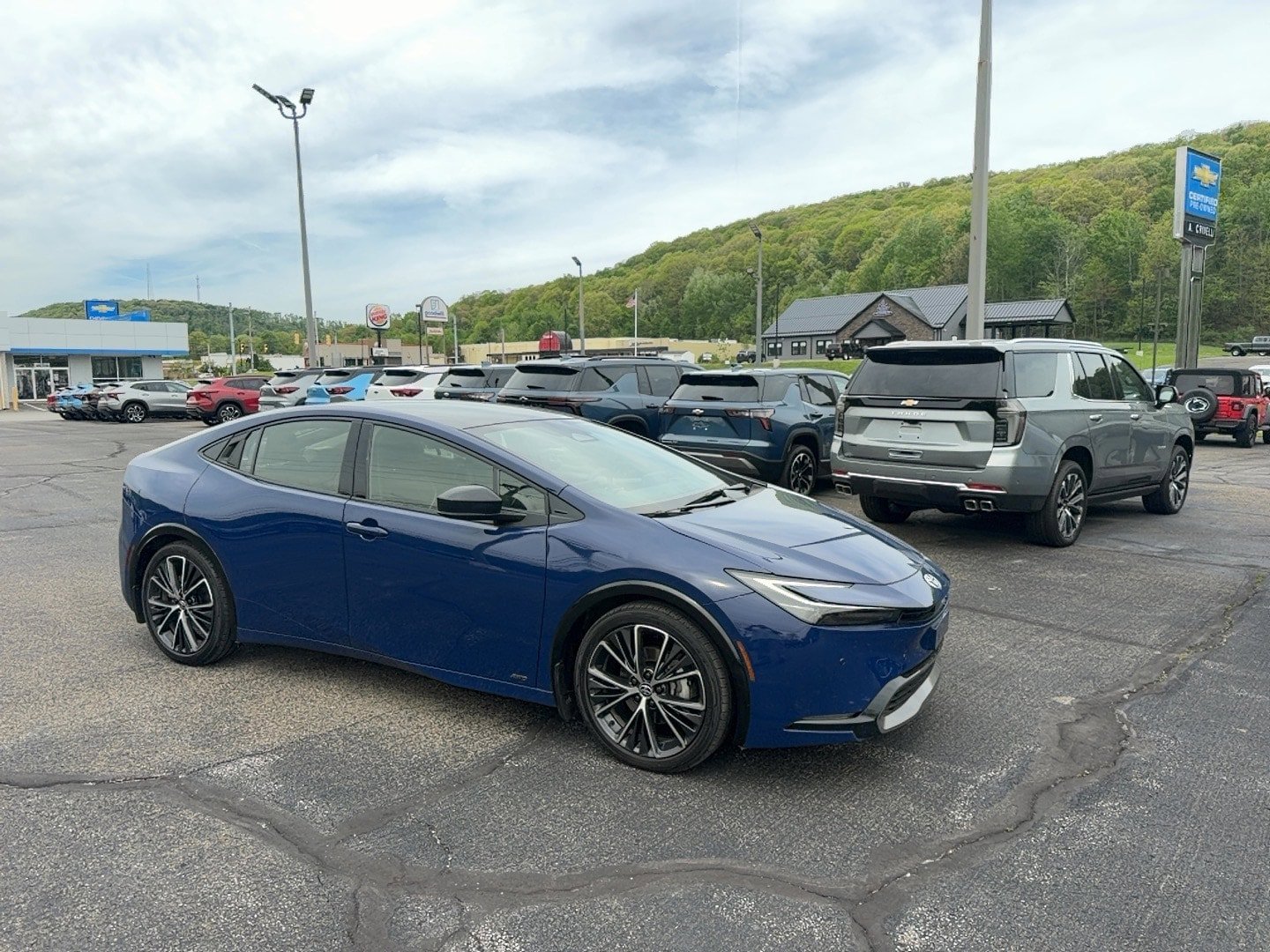 Used 2024 Toyota Prius XLE AWD/4WD image 1
