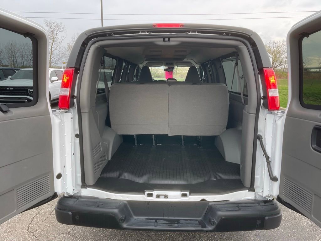 New 2025 Chevrolet Express 3500 LS RWD image 22