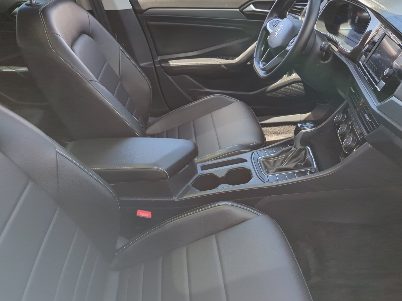Certified 2023 Volkswagen Jetta SE w/ Panoramic Sunroof Package FWD image 19