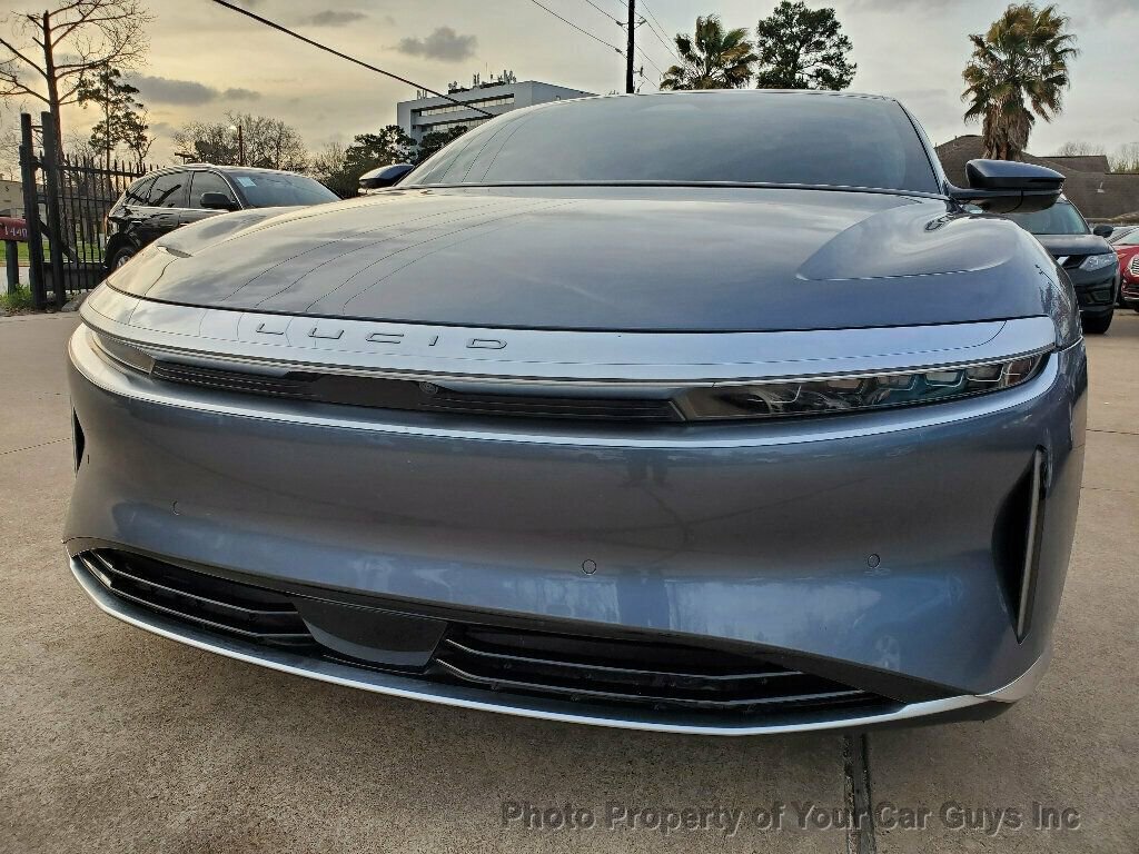 Used 2025 Lucid Air Pure image 3