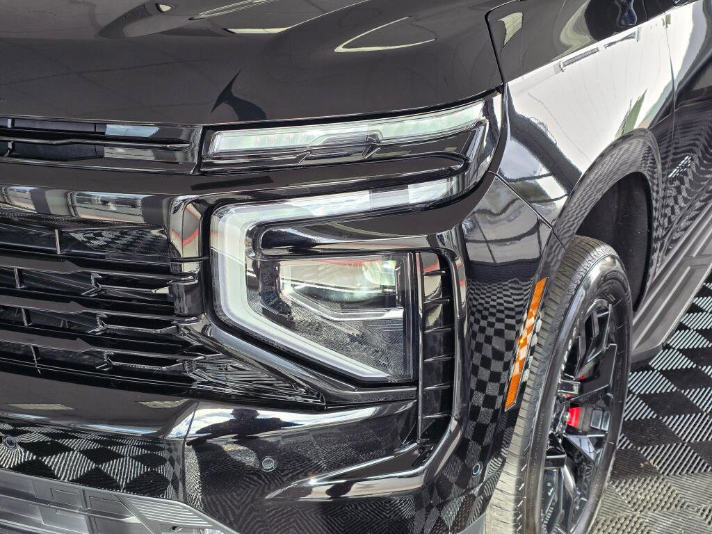 Used 2025 Chevrolet Tahoe RST w/ RST Performance Edition AWD/4WD image 10