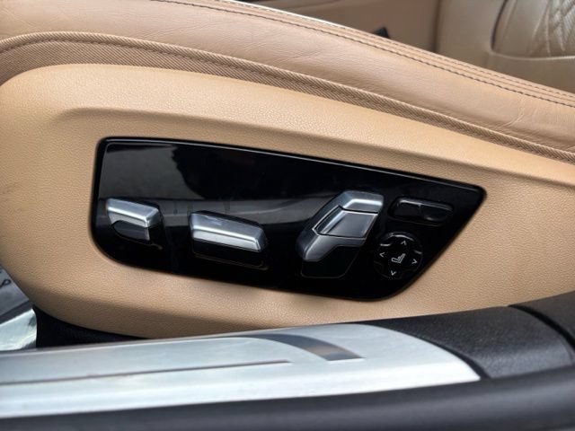 Used 2021 BMW 740i xDrive w/ M Sport Package AWD/4WD image 27