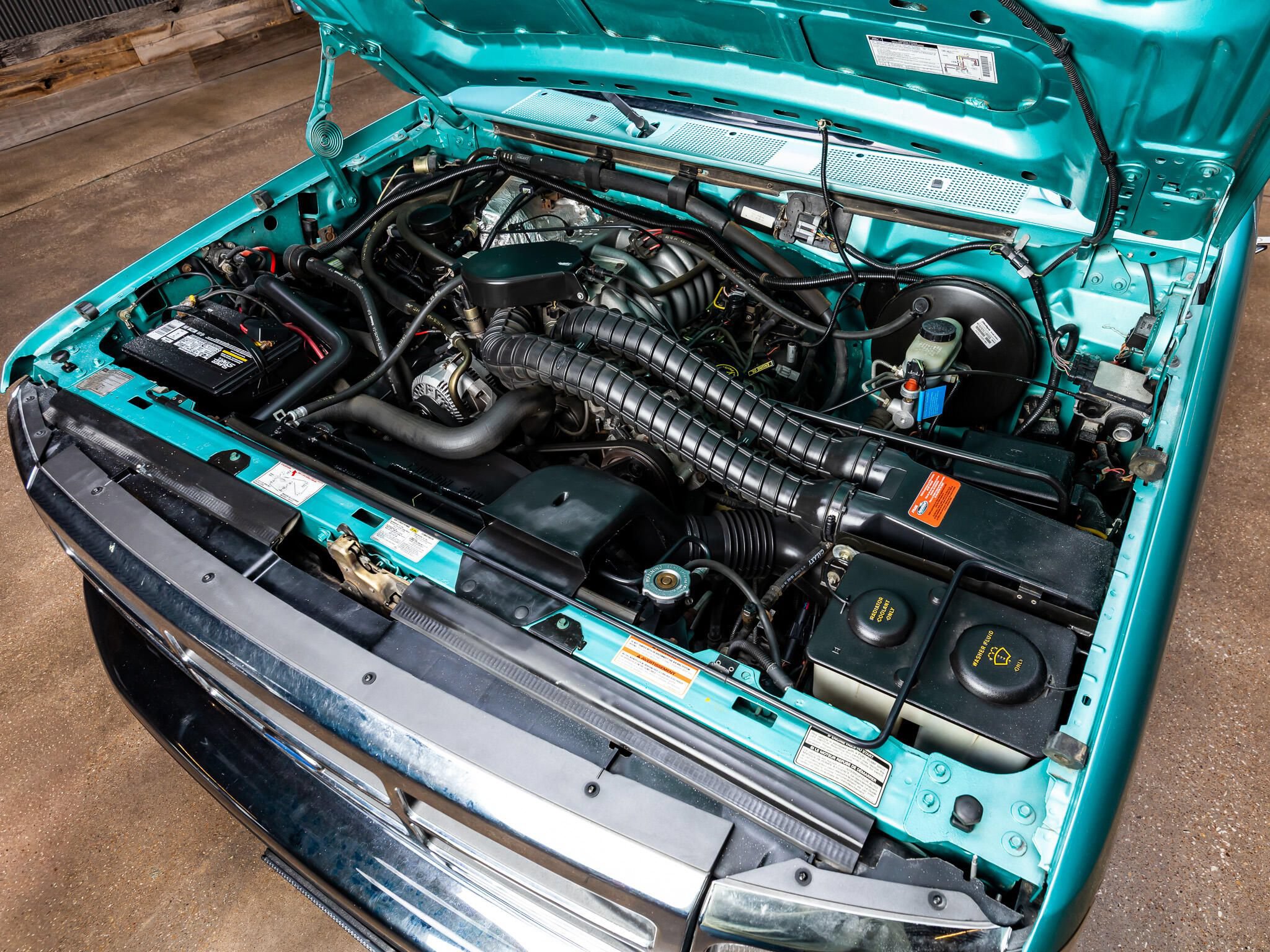 Used 1995 Ford Bronco XLT AWD/4WD image 28