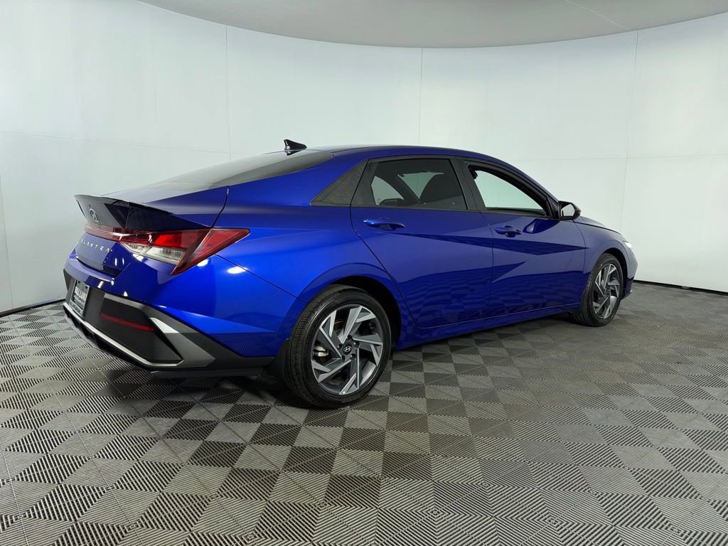 Used 2025 Hyundai Elantra Sport image 5
