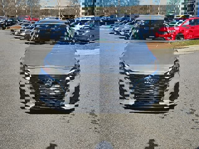 Used 2024 Nissan Altima 2.5 SV video 3