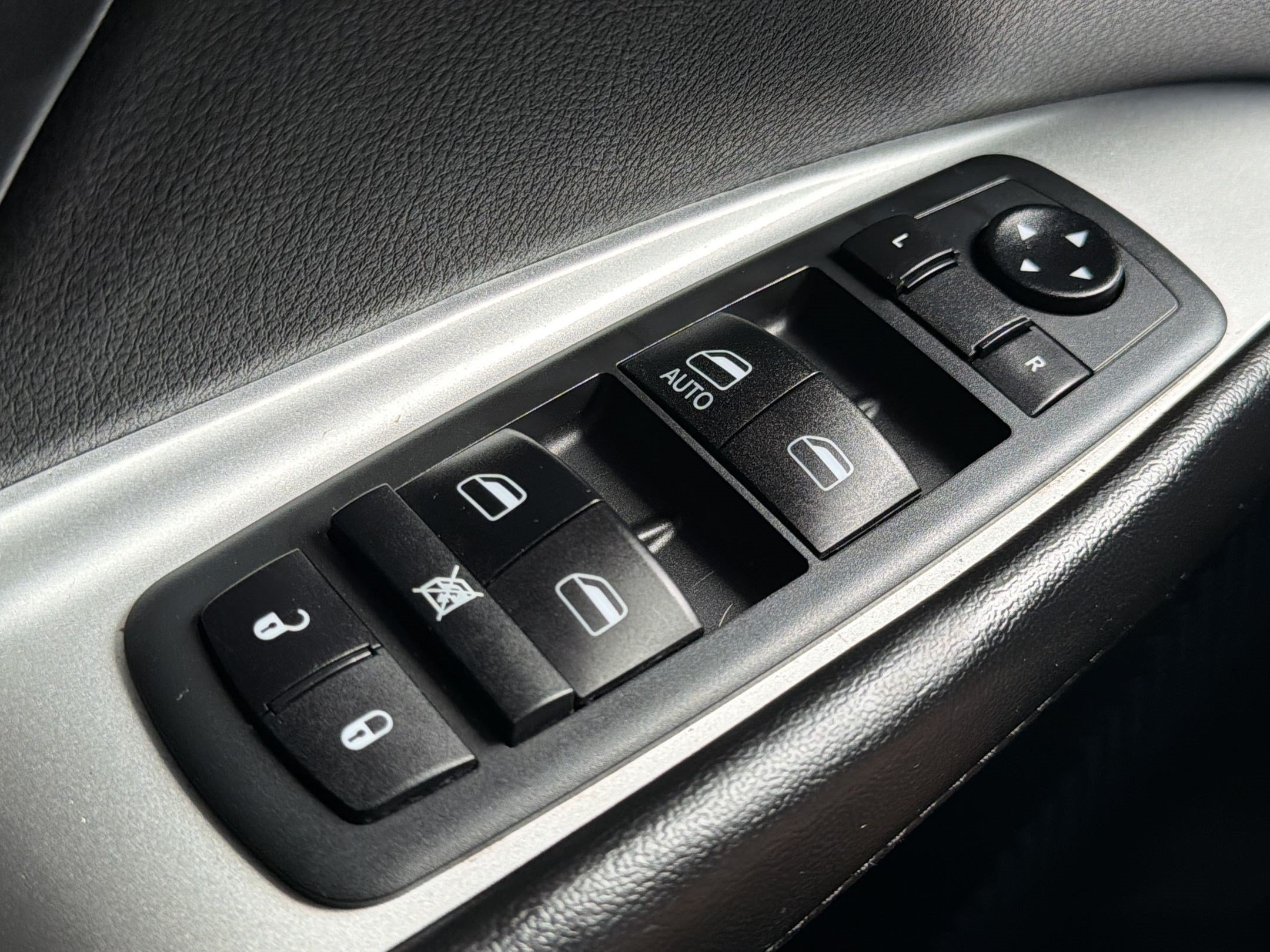 Used 2020 Dodge Journey SE w/ SE Popular Equipment Group FWD image 24