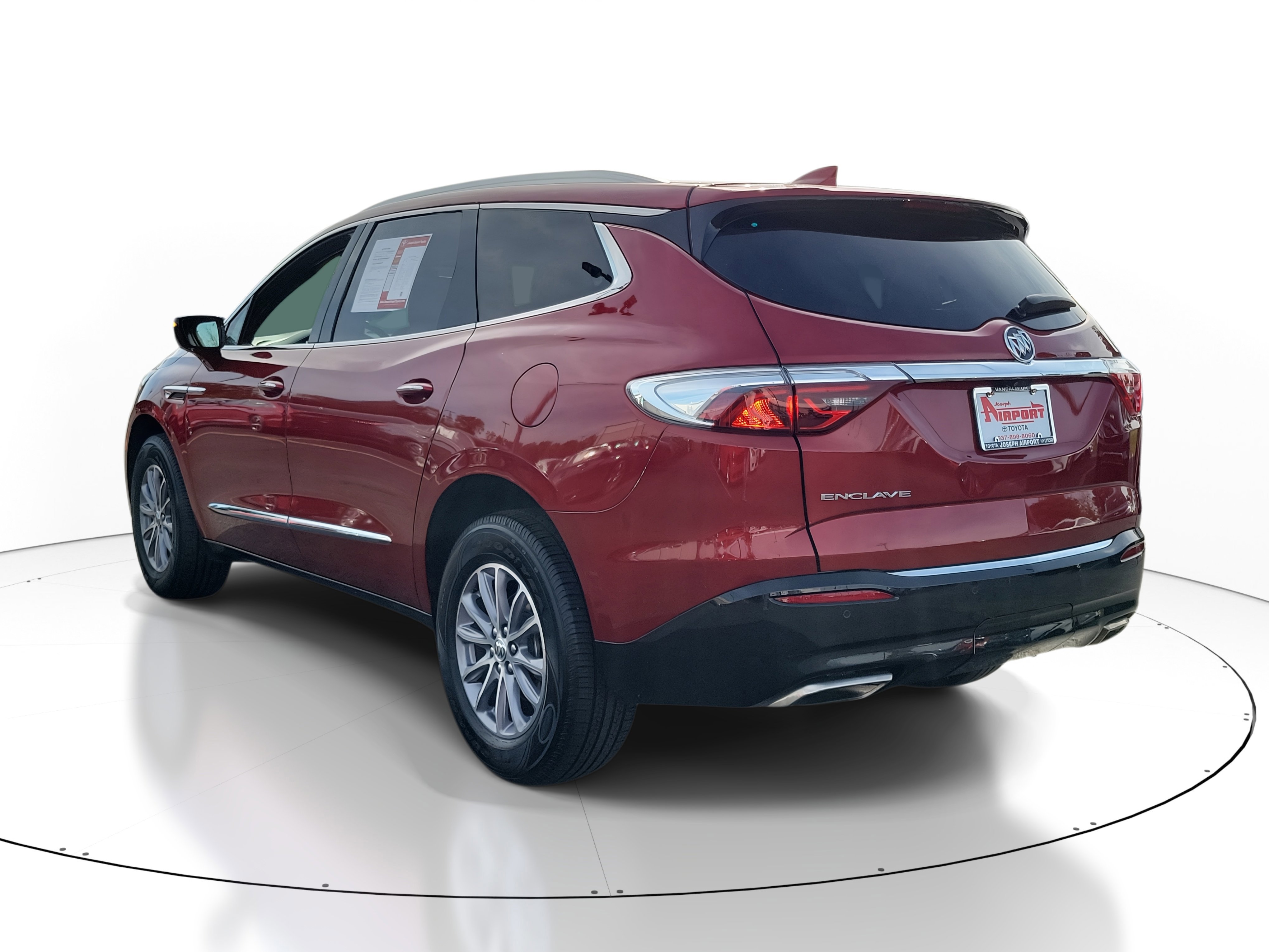 Used 2024 Buick Enclave Premium image 3