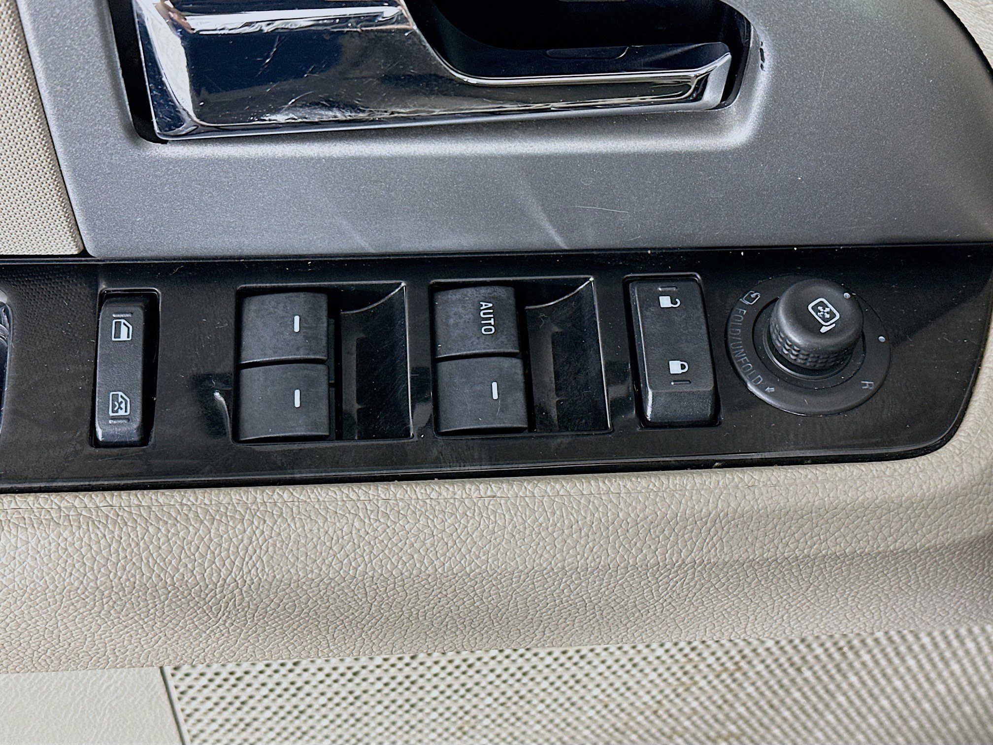 Used 2012 Ford Expedition Limited RWD image 15