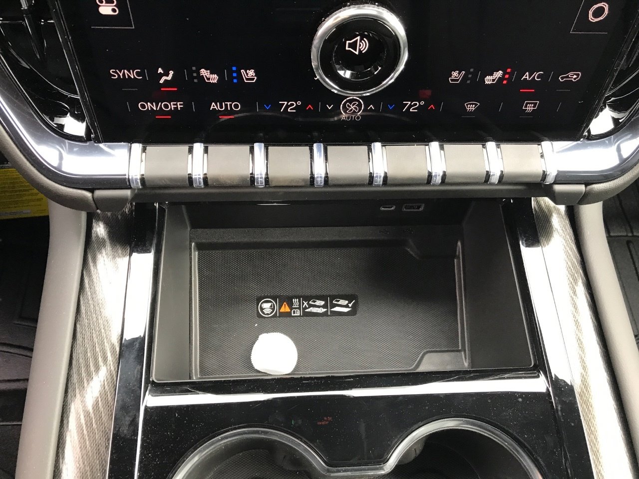 New 2026 GMC Yukon AT4 w/ AT4 Premium Package AWD/4WD image 22