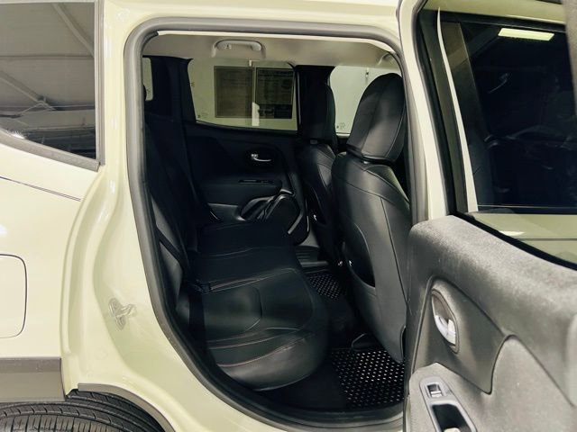 Used 2019 Jeep Renegade Latitude w/ Cold Weather Group image 27