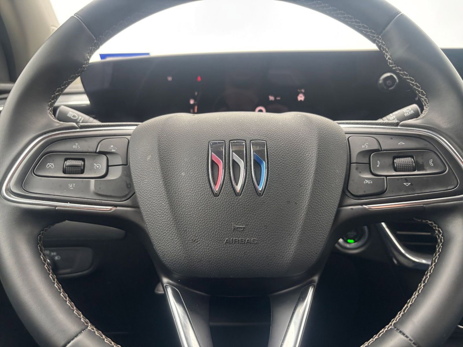 Used 2025 Buick Encore GX Preferred FWD image 27