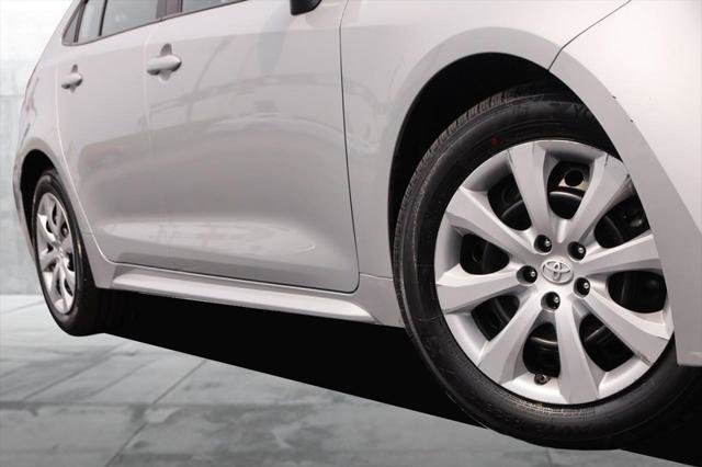 Certified 2022 Toyota Corolla LE image 3