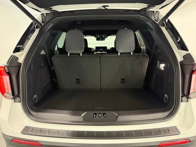 New 2026 Ford Explorer ST AWD/4WD image 8