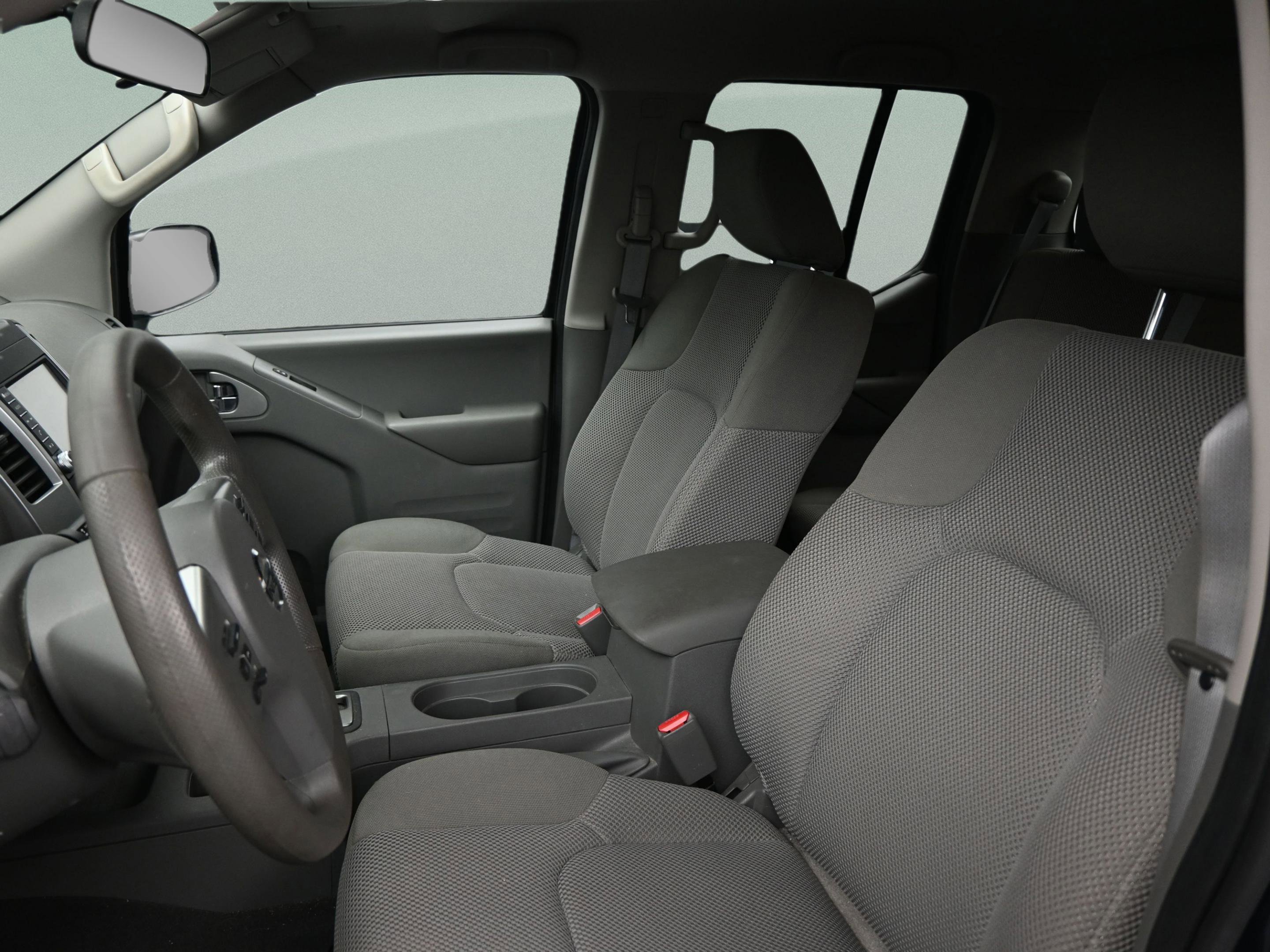 Used 2019 Nissan Frontier SV image 32