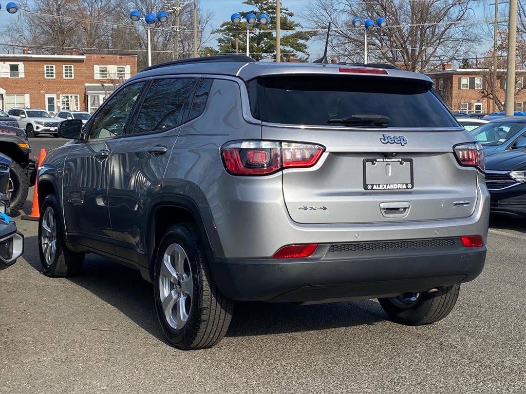 Used 2017 Jeep Compass Latitude w/ Popular Equipment Group image 5