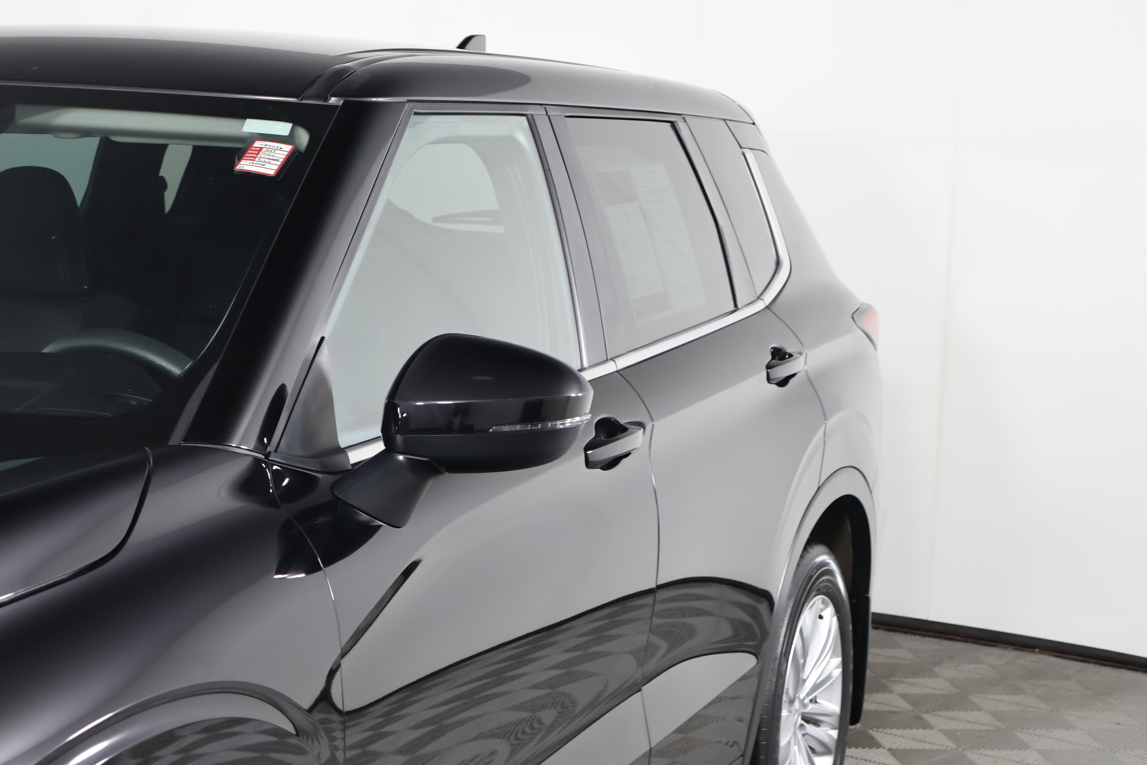 Used 2023 Mitsubishi Outlander ES AWD/4WD image 13