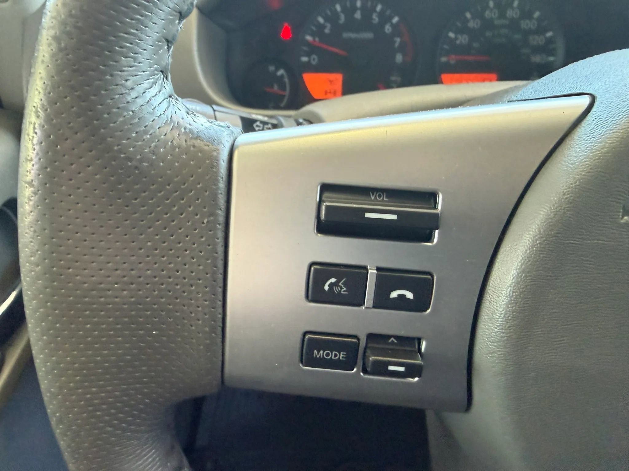 Used 2016 Nissan Frontier SV w/ SV Value Truck Package AWD/4WD image 13