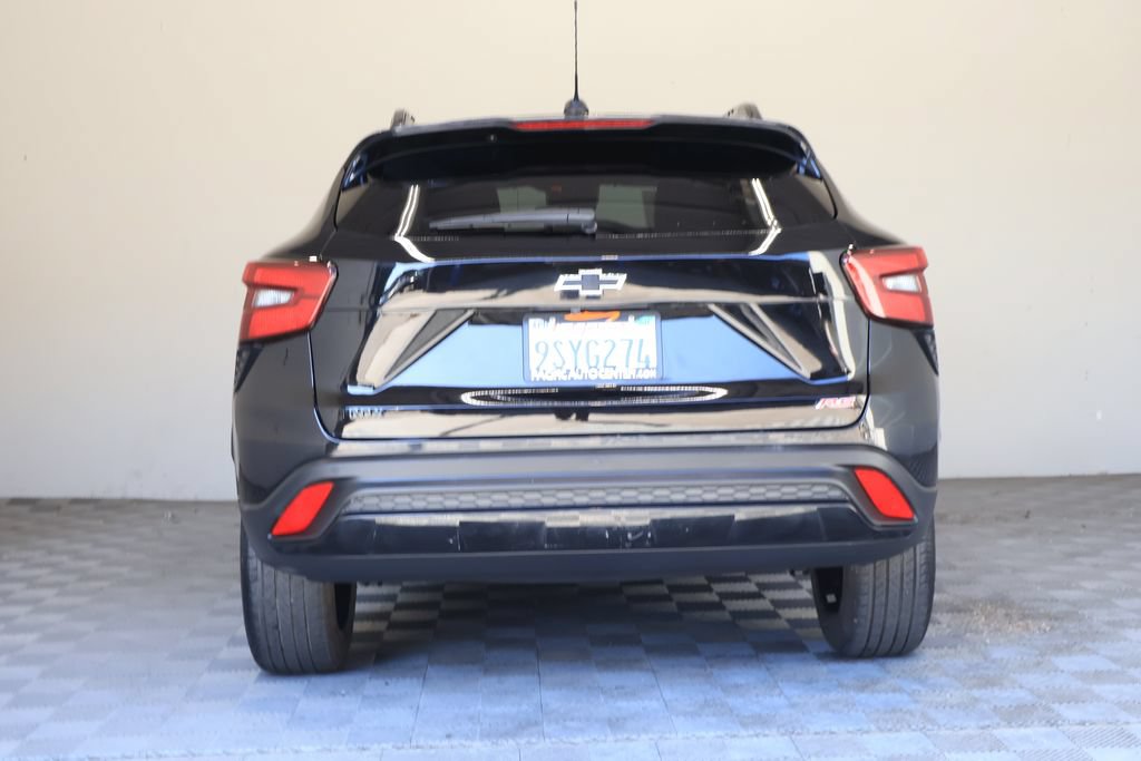 Used 2025 Chevrolet Trax RS w/ Driver Confidence Package FWD image 12