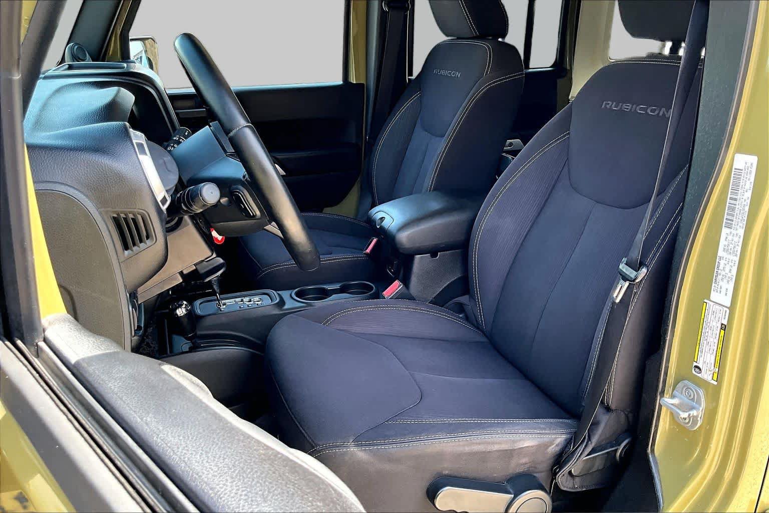 Used 2013 Jeep Wrangler Unlimited Rubicon w/ Connectivity Group AWD/4WD image 9