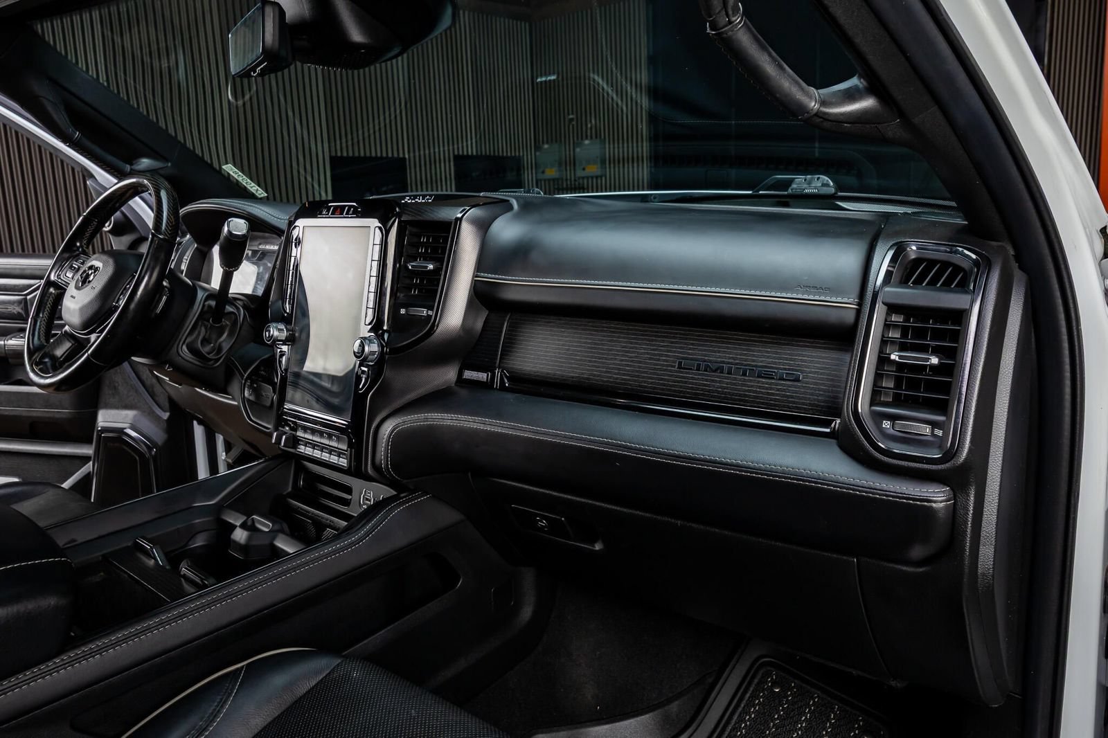 Used 2022 RAM 3500 Limited AWD/4WD image 16