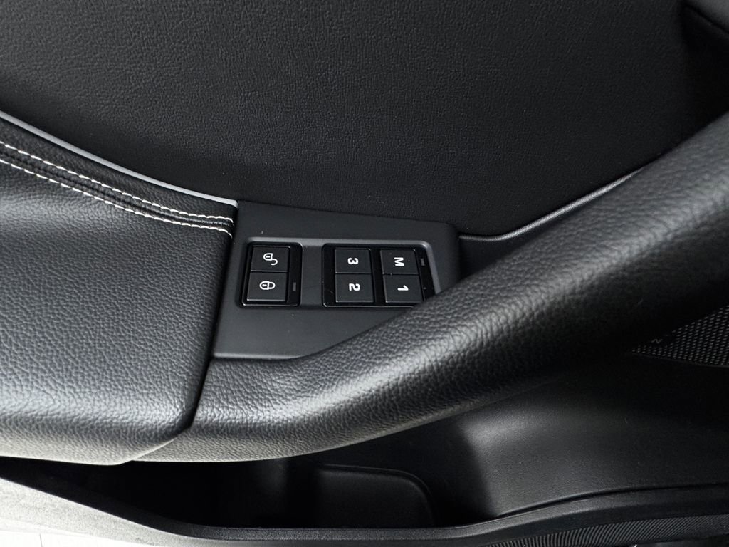 Used 2020 Jaguar F-PACE S image 25