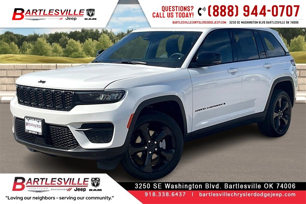 New 2025 Jeep Grand Cherokee Altitude image 1