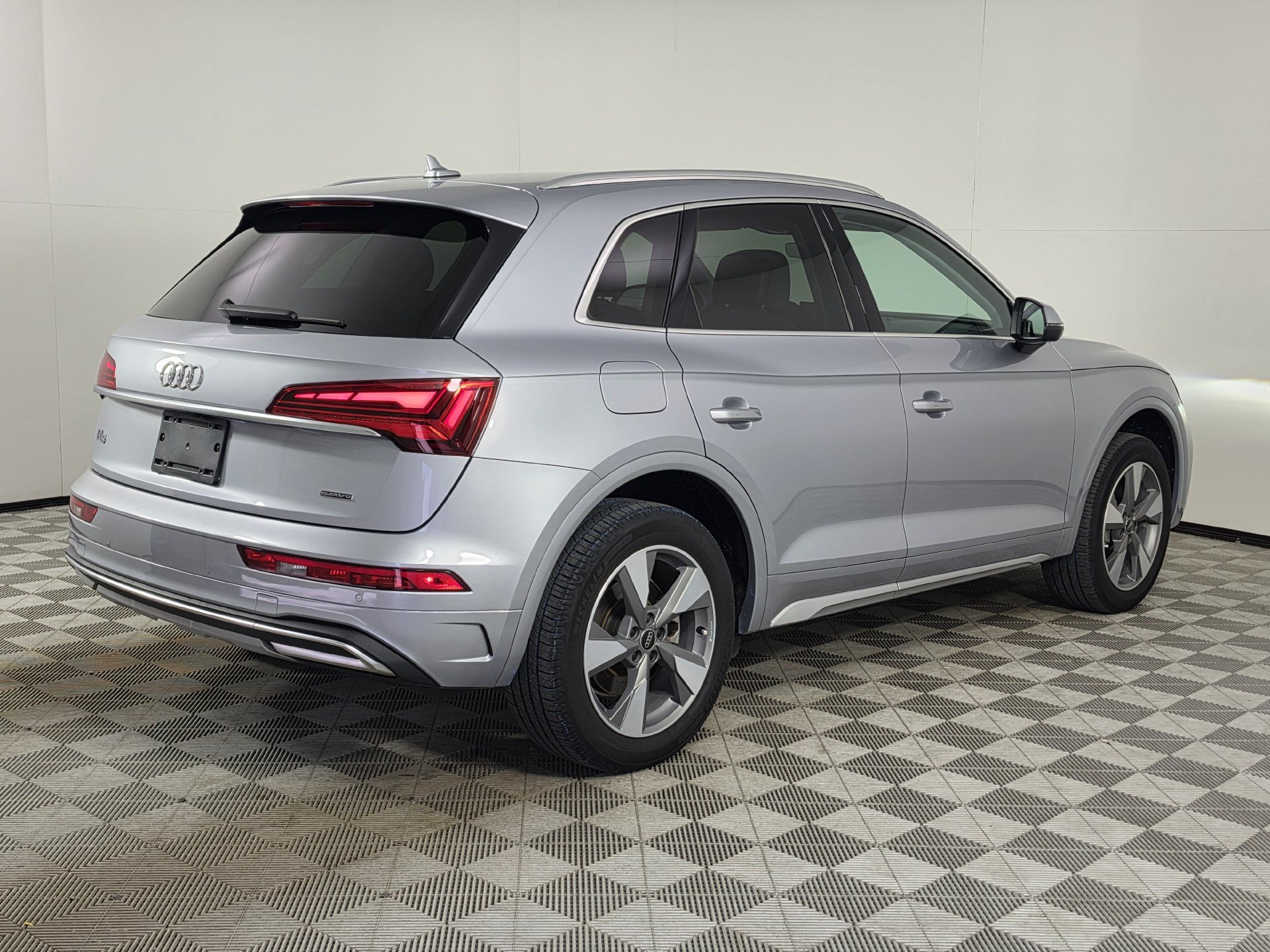 Certified 2023 Audi Q5 2.0T Premium w/ Convenience Package AWD/4WD image 44