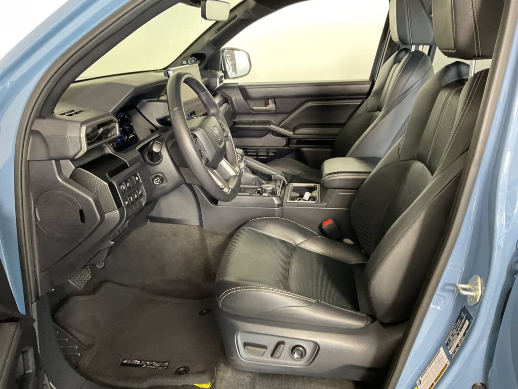 Used 2025 Toyota 4Runner Limited AWD/4WD image 19