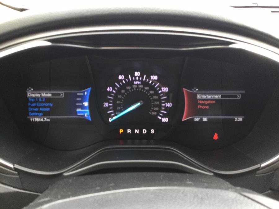 Used 2020 Ford Fusion SE image 9