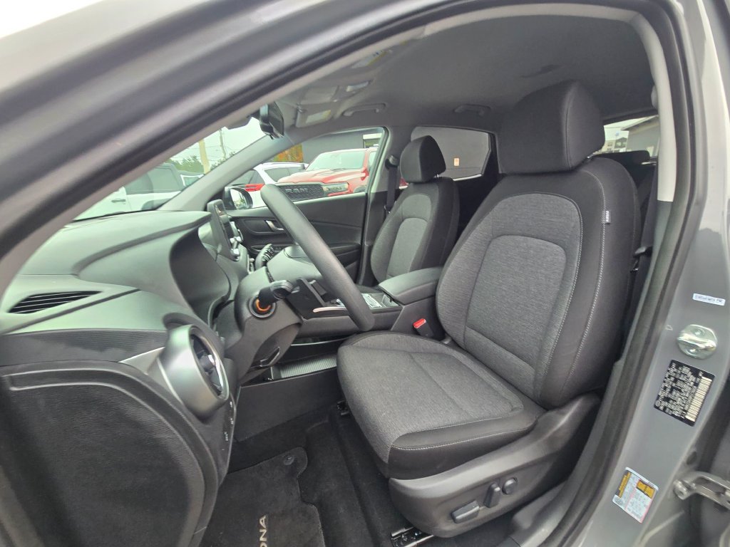 Used 2023 Hyundai Kona SE FWD image 19