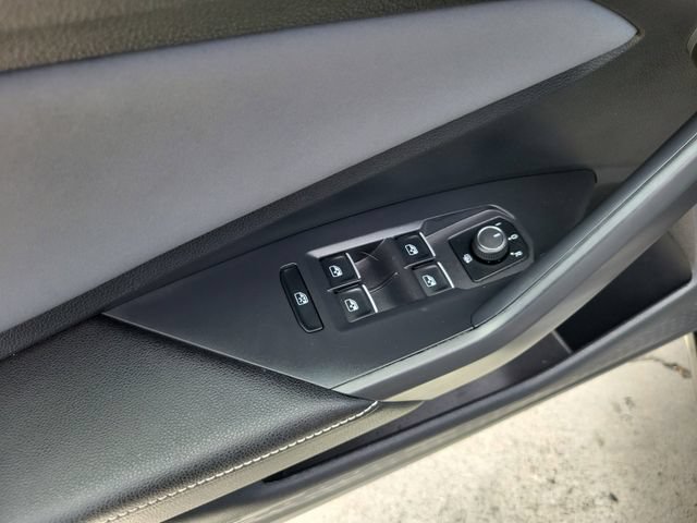 Used 2026 Volkswagen Jetta SE FWD image 13