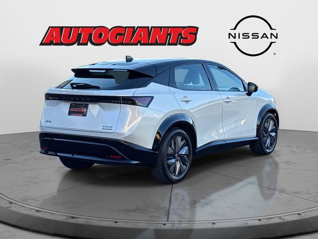 Used 2023 Nissan Ariya AWD image 2