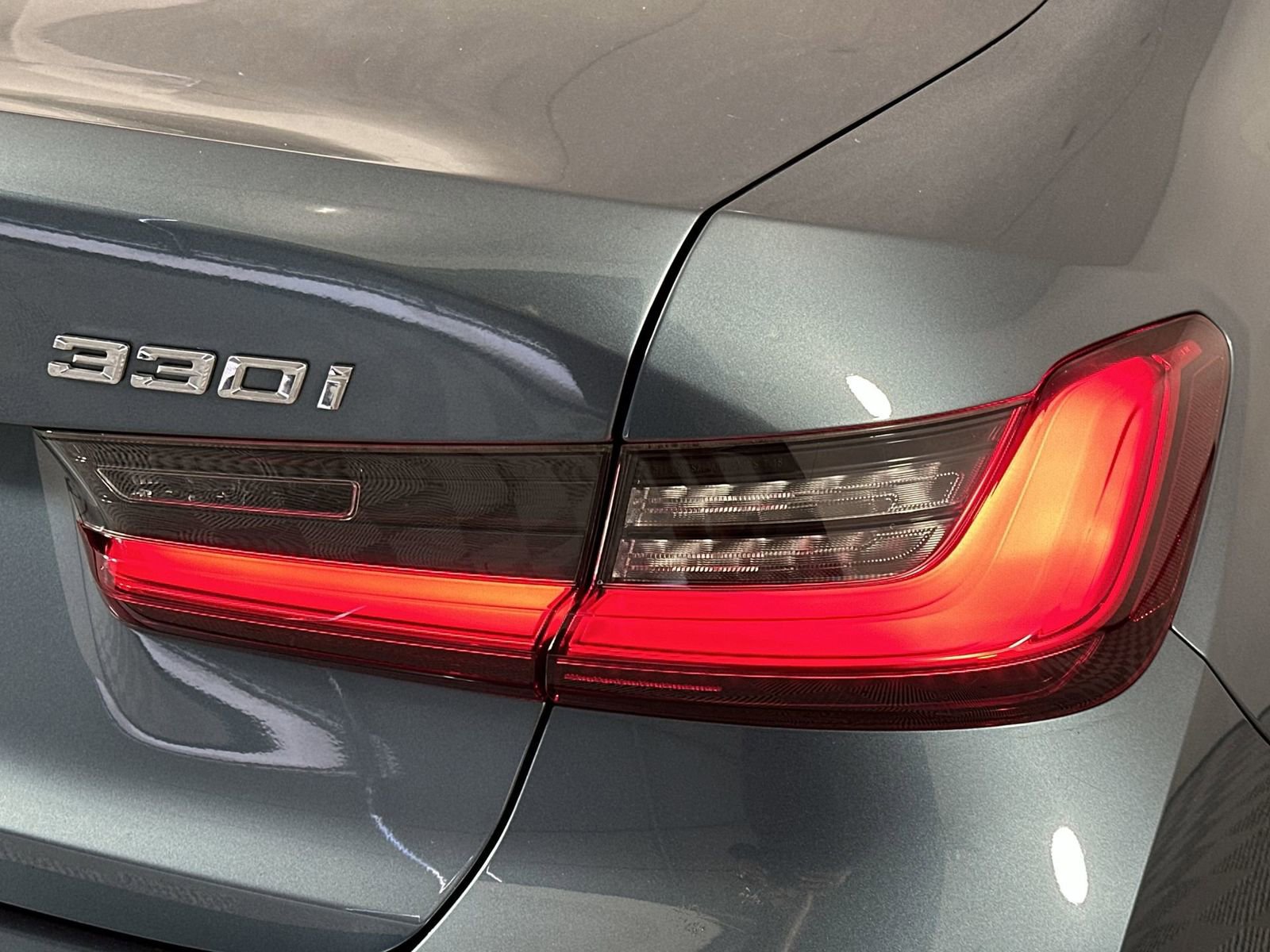 Used 2021 BMW 330i Sedan w/ Convenience Package RWD image 26