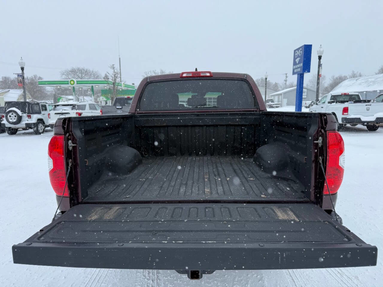 Used 2020 Toyota Tundra SR5 w/ SR5 Leather Package image 5