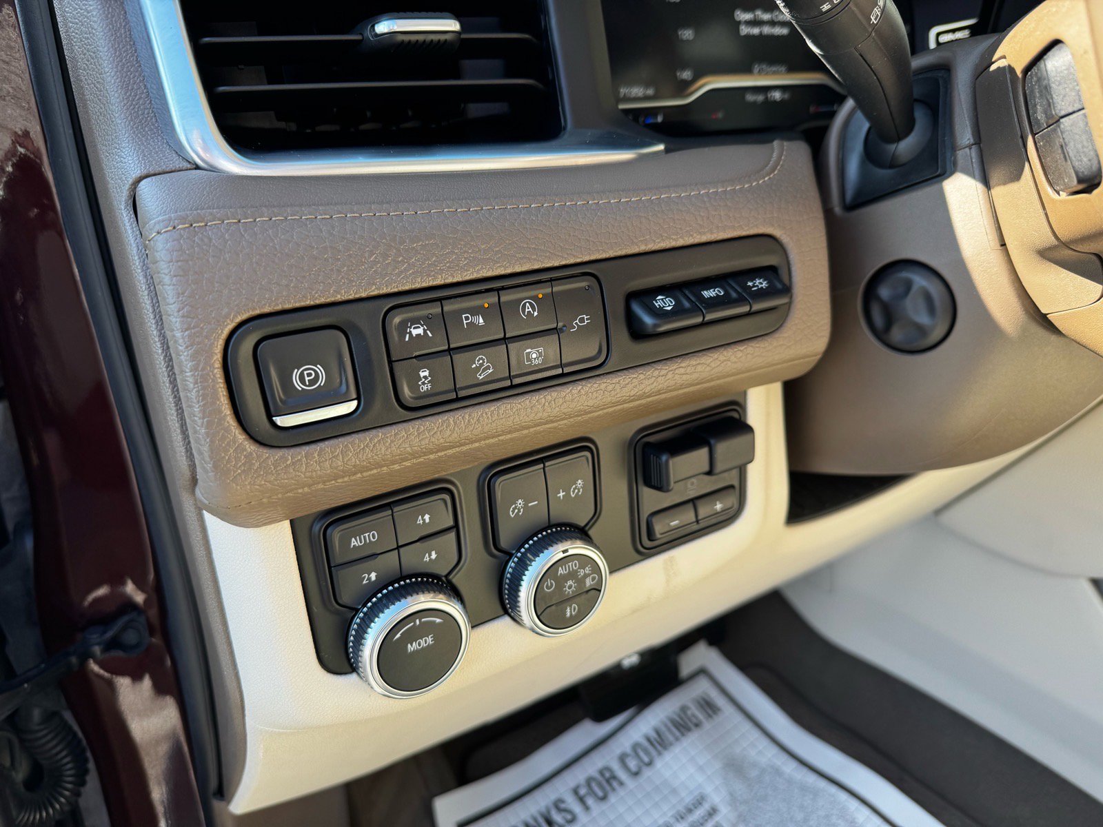 Used 2022 GMC Yukon XL Denali w/ Advanced Technology Package image 22