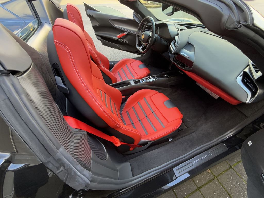 Certified 2022 Ferrari SF90 Spider image 32